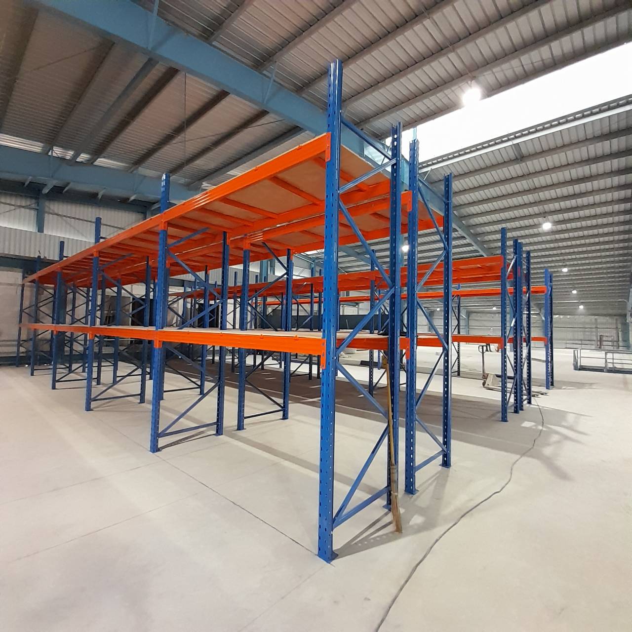 ชั้นลอยโกดังสินค้า